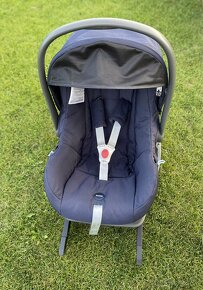 Autosedačka Inglesina + základňa Isofix Huggy Multifix - 3