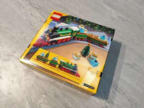 Predám Lego Creator 40700 Winter Holiday Train GWP - 3