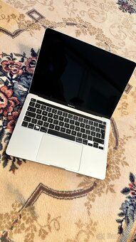 MacBook Pro (13-palcový, 2020, štyri porty Thunderbolt 3) - 3