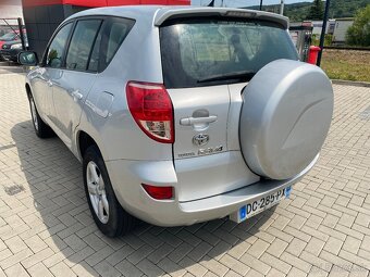 TOYOTA RAV4 2.2 D4-D  4x4  splátky už od 80€-mes.... - 3