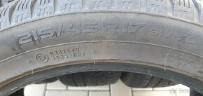 Zimné NOKIAN WR A4 215/45 r17 - 3