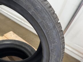 Dunlop 235/45 r17 94H - 3