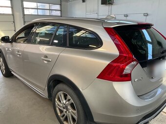 Volvo V60 CC D3 2.0D,Momentum,1Majiteľ - 3