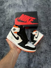 Jordan 1 Retro High Electro Orange - 3