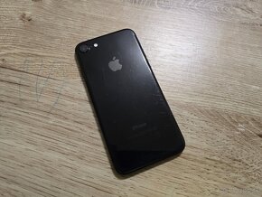 Iphone 7 256gb v horsom stave ma skrabanceky na tele aj disp - 3