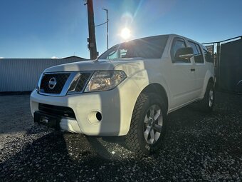 Nissan Pathfinder 2.5 dCi SE - 3