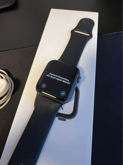 Apple Watch 4 44 mm, Space Gray - 3