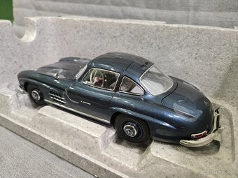 Mercedes Benz 300 SL coupé 1:18 Norev - 3