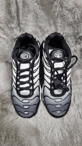 NIKE AIR MAX PLUS GS - 3