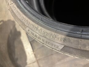 Continental 235/35 R19 - 3