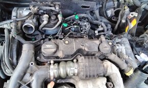 Predám PREDÁM MOTOR 2.0 TDCI trysky 2.0 TDCI 9657144580 Ford - 3