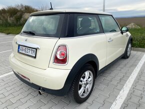 Mini Cooper 1,6benz. Rok. 2011 - 3