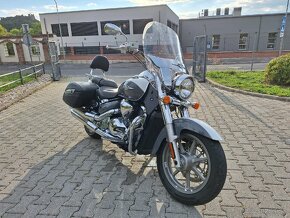 Suzuki Intruder - 3