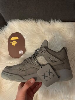 Jordan 4 kaws - 3