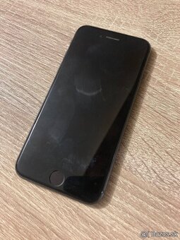 iPhone 8 / 64GB Super stav - 3