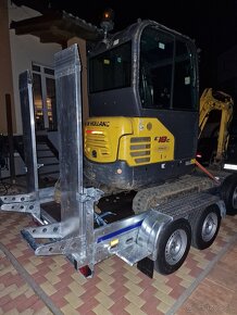 Minibáger New Holland e18c 2000kg - 3