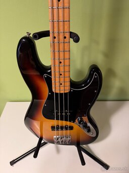 Fender Jazz Bass - 3