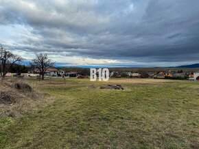 POZEMOK NA STAVBU RD v príjemnej lokalite - Zbehy - 501 m2 - 3