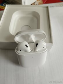 Apple AirPods - 3