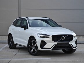 Volvo XC60 B5 R-Design AWD Benzín 2022 - 3