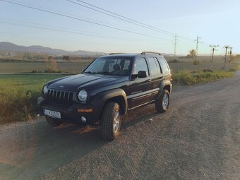 Jeep Grand Cherokee 4X4 Sport - 3