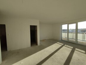 Na predaj 2,5 i. BYT, balkón, vlastné P, 84,43 m², Galanta - 3