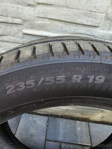 235/55 R19 - 3