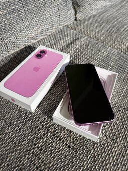 Apple iPhone 16 Pink 128GB - 3