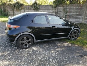 Honda Civic 1,4i sport UFO - 3