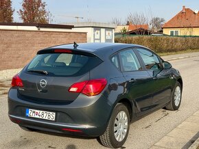 Opel Astra 1.4 Turbo Benzín 1. Majiteľ - 3