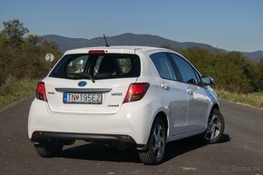 Toyota Yaris 1.5 Hybrid CVT - 3