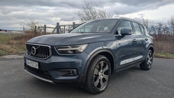 Volvo XC40 D4 A/T 4x4, LED (odpočet DPH) - 3