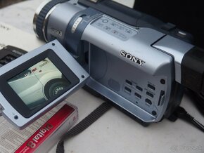 Sony Digital 8 Hi8 & Video8 Videokamera DCR-TRV240E - 3