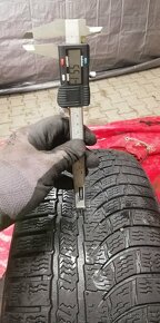 Pneumatiky zimné 2ks - NOKIAN 235/45/R19 - 3