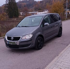 Predám Volkswagen Touran facelift 1.9tdi 6 stupnovy mánual - 3