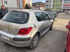 Peugeot 307 1.6 hdi Rozpredam na náhradné diely - 3