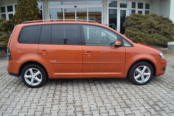 VW TOURAN 1.6 MPI HIGHLINE, NAVI, TEMPOMAT, ŤAŽNÉ, ALU R16 - 3