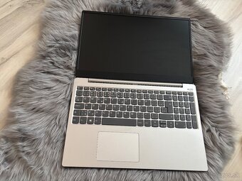 Lenovo ideapad 330S-15IKB - 3