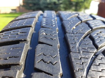 235/40 r18 zimne pneumatiky - 3