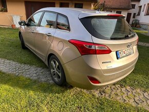 Hyundai i30 -- CW Combi -- 2015 -- 1.6 CRDI -- 55 135 KM -- - 3