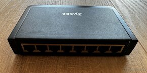 8-port switch ZyXEL ES-108E - 3