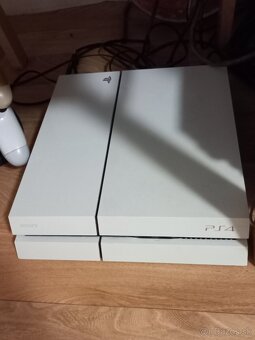 Playstation 4 - 3