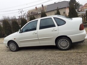 Vollswagen Polo Clasic 1.6 benzín, 55kw - 3