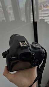 Canon 2000d s objektívom - 3