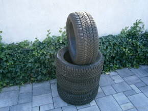 Predám 4x zimné pneu Goodyear 225/50 R17 98HXL - 3