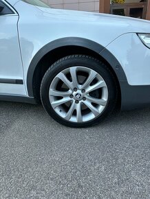 Škoda Superb 2 Combi 2.0 TDI 103kw Scout Panorama,BI-xenon - 3