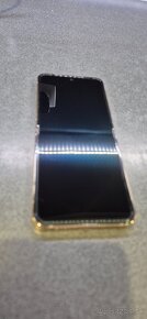 Samsung Galaxy Z Flip 4 - 3