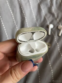 Apple Airpods 2 (2019) používané tri roky - 3