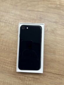 iPhone SE 2022, 128 GB - 3