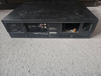 Darujem videorekordér Panasonic S-VHS na diely - 3